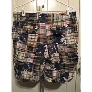 IZOD SIZE 32 PATCHWORK CASUAL SHORTS